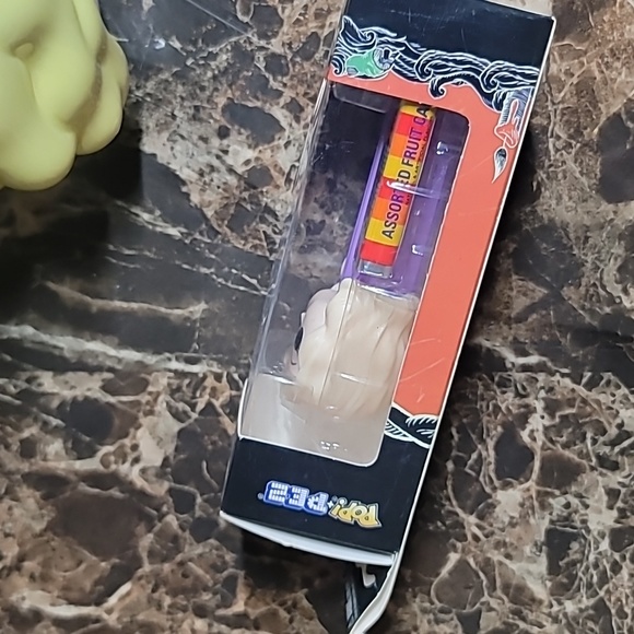 Hocus pocus LOT (Sarah Sanderson) Mug & POP Pez candy dispenser 🍬 - Picture 7 of 13